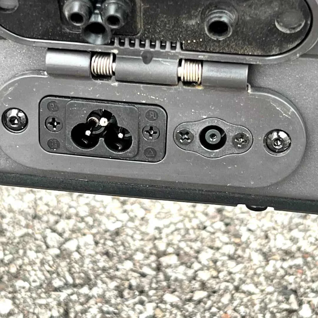 Segway - Max G2 Electric Kick Scooter Foldable w/ 43 Mile Range and 22 MPH Max Speed - Black - Good Condition - Image 14