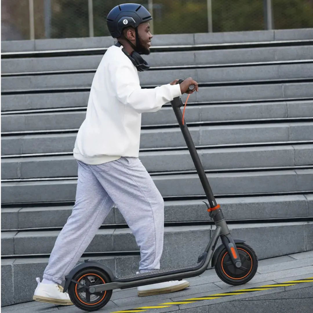 Segway - Ninebot F35 Electric Scooter with 24.9 Max Operating Range & 18.6 mph Max Speed - Black  - AA.00.0012.92 - Excellent Condition - Image 9