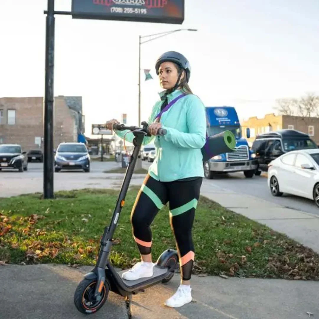 Segway - Ninebot F65 Kick Scooter w/40.4 miles Operating Range & 18.6 mph Max Speed - Black - AA.00.0010.94 - Excellent Condition - Image 9