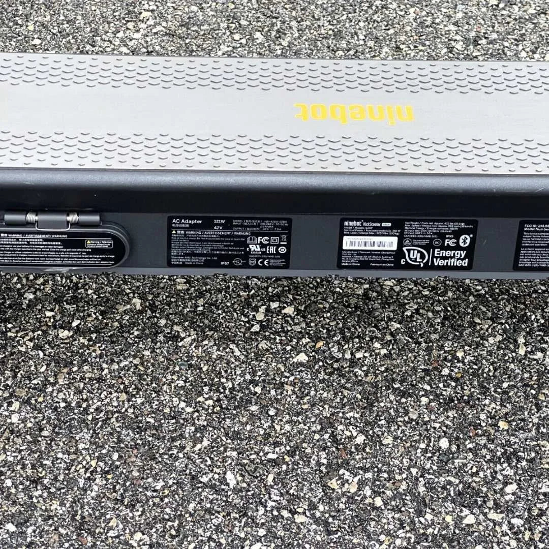 Segway - Max-G30P Electric Kick Scooter Foldable Electric Scooter w/40.4 Max Operating Range & 18.6 mph Max Speed - Black - MAX-G30P - Good Condition - Image 10